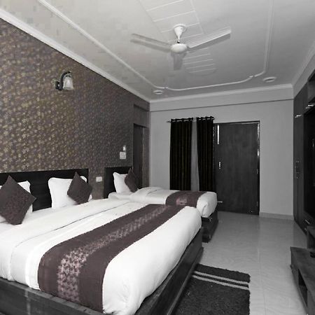 Готель Oyo 11877 Royal Residency New Tehri Екстер'єр фото